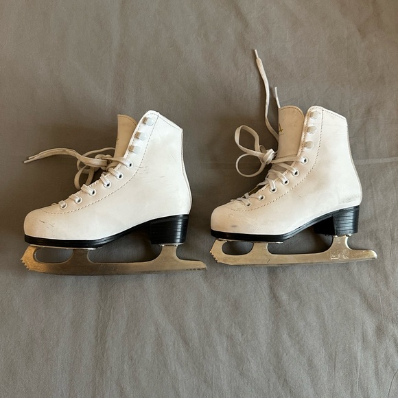 COPY - American youth ice skates, figure skates size 1 white - Picture 3 of 8